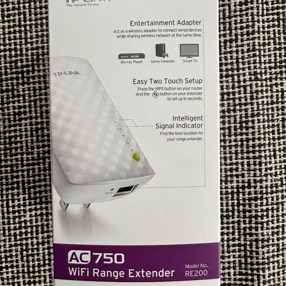 TP-Link AC750 WiFi Extender (RE220) w/ Ethernet Port, Dual Band 5GHz/2.4GHz - Picture 6 of 8